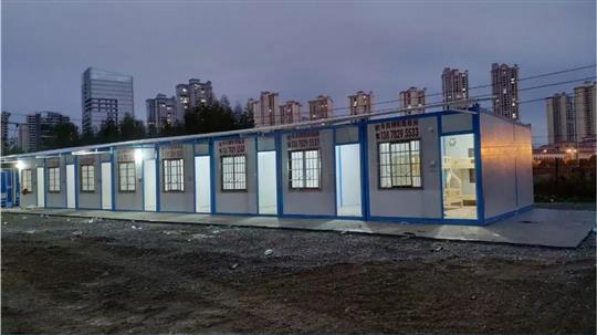 万搏体育集团有限公司
勇士两天建成来宾版“方舱医院”